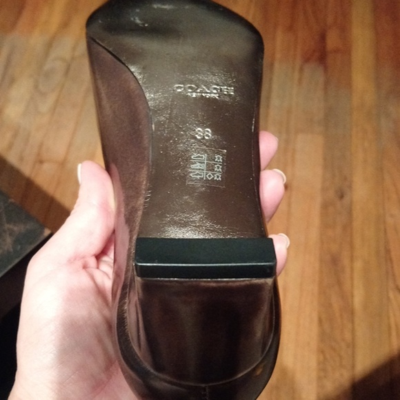 Coach New York NWOT Shoes - Picture 3 of 5